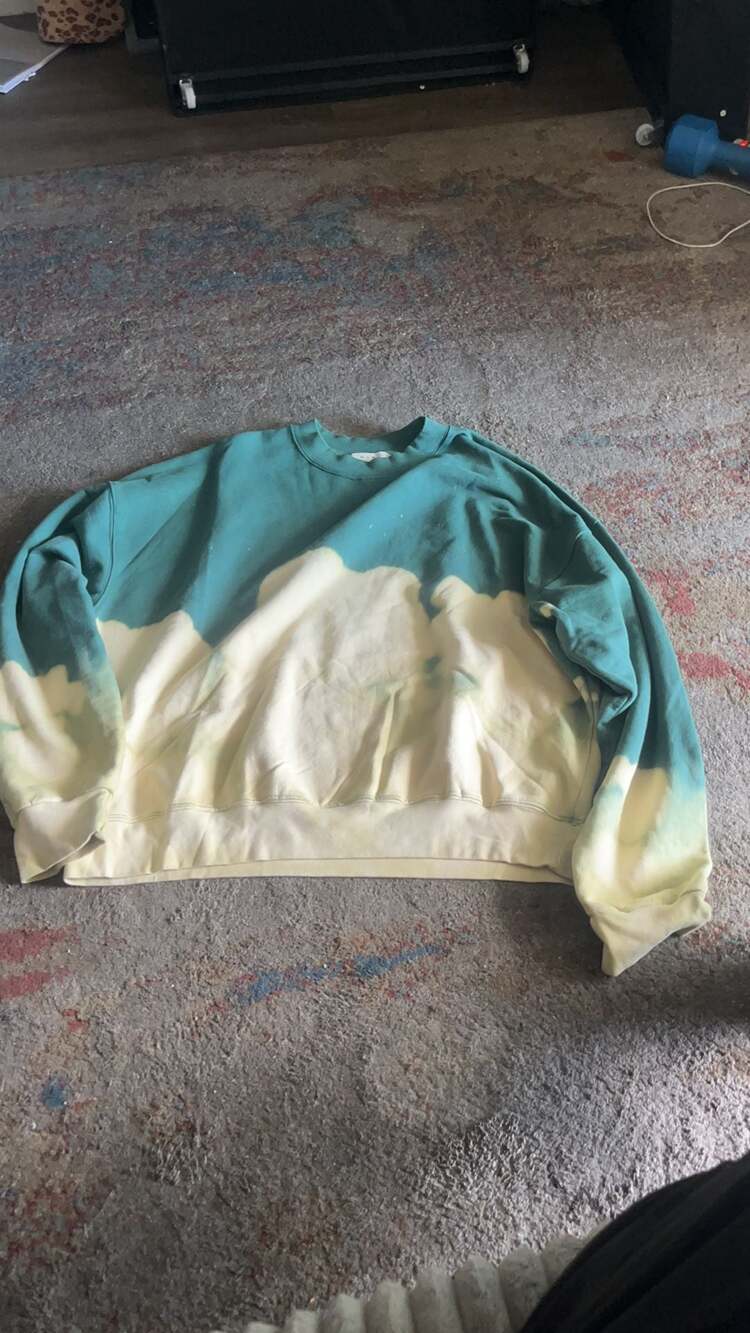 MNML UP IN THE CLOUDS- CREWNECK